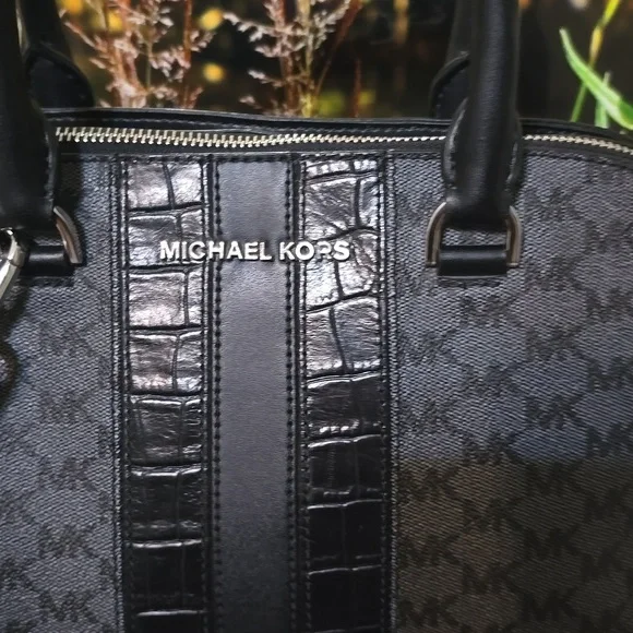 Michael Kors Cindy Dome Satchel Black Gray MK Monogram Crossbody Bag COA - Picture 4 of 13